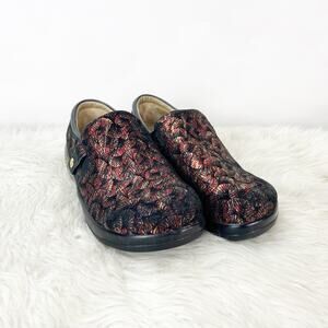 Alegria 41  Womens Red Black Leather Inspired Kara Drama Nursing Comfor Clogs